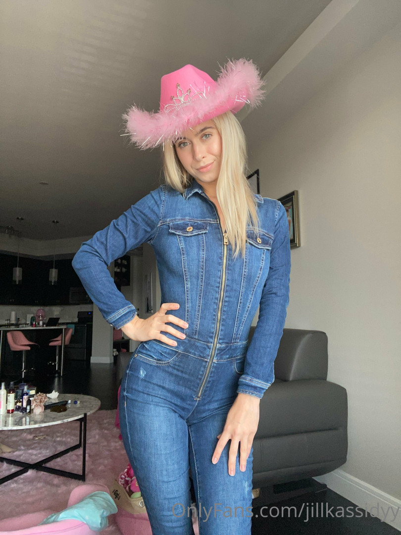 Photo by jillkassidyy published on October 17,2023 04:40:32 - BestThots