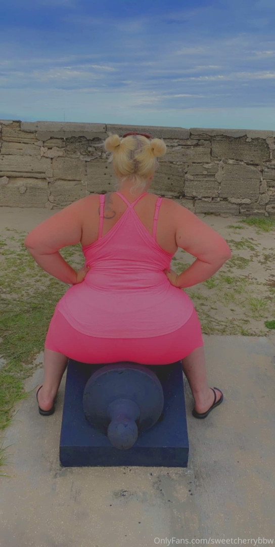 Photo by sweetcherrybbw published on June 22,2023 14:44:44 - BestThots