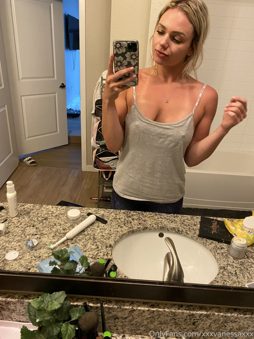 Photo by xxxvanessaxxx published on August 9,2023 15:43:39 - BestThots