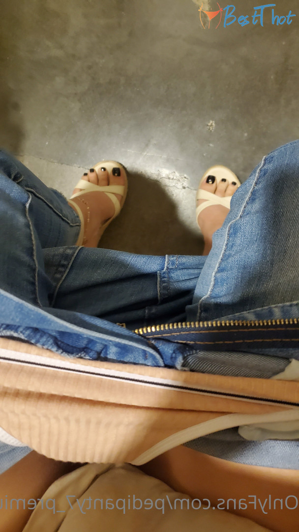 Photo by pedipanty7_premium published on December 20,2024 08:06:29 - BestThots