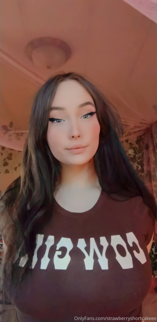 Photo by strawberryshortcakeee published on October 14,2023 03:33:53 - BestThots