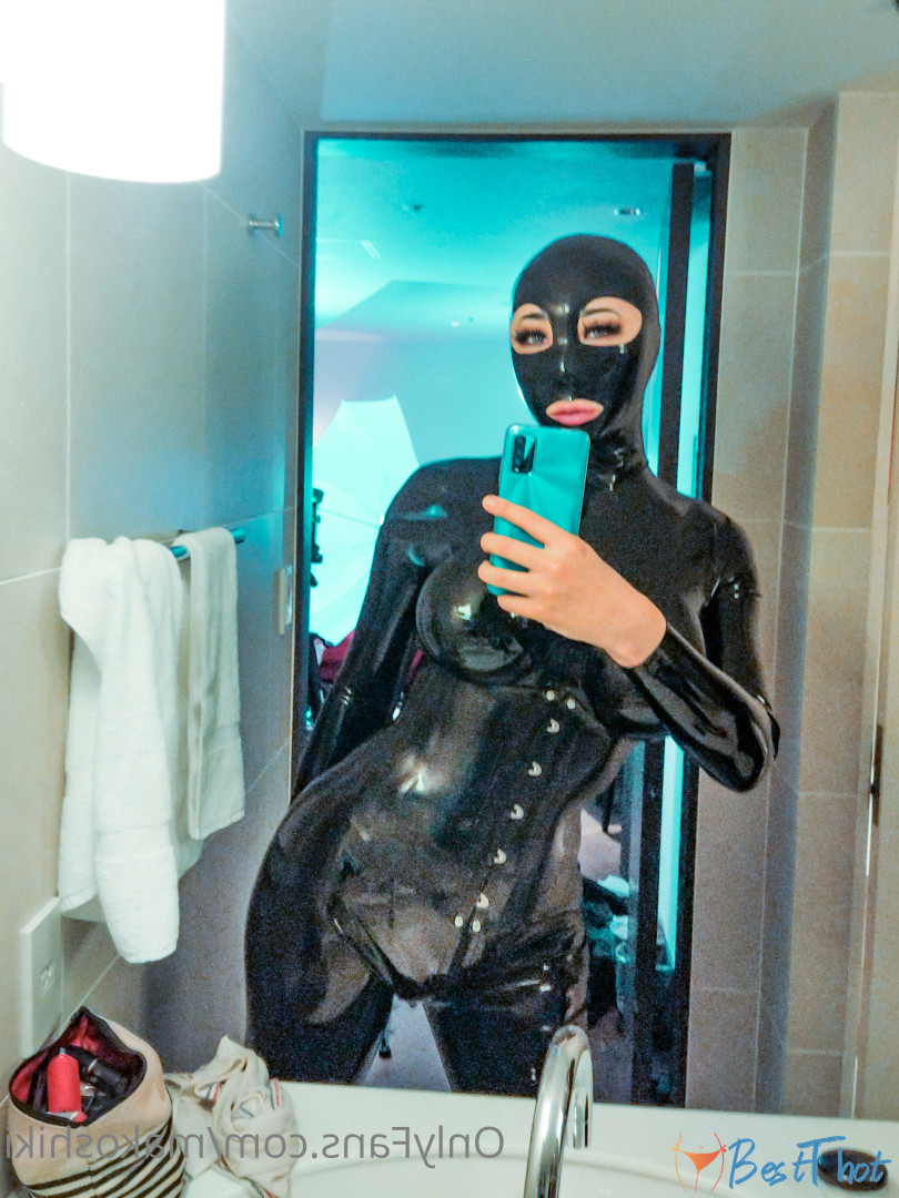 Photo by makoshiki published on December 13,2024 03:05:59 - BestThots