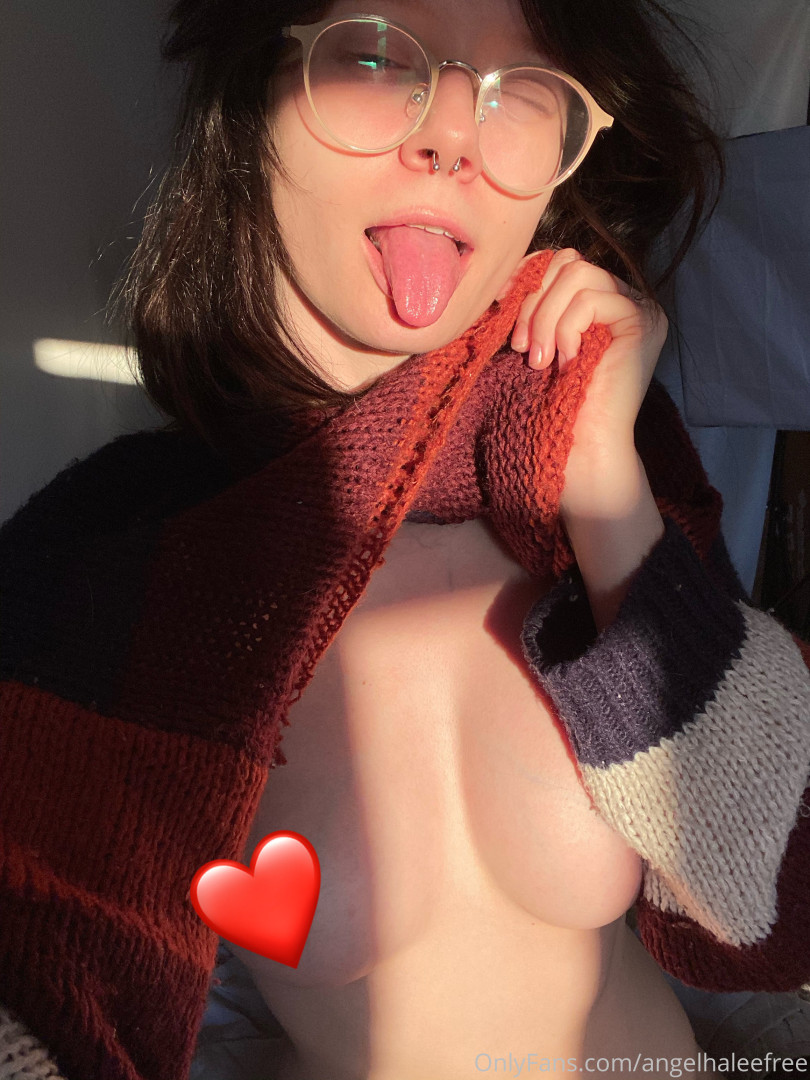 Photo by angelahalee published on November 21,2023 08:27:53 - BestThots