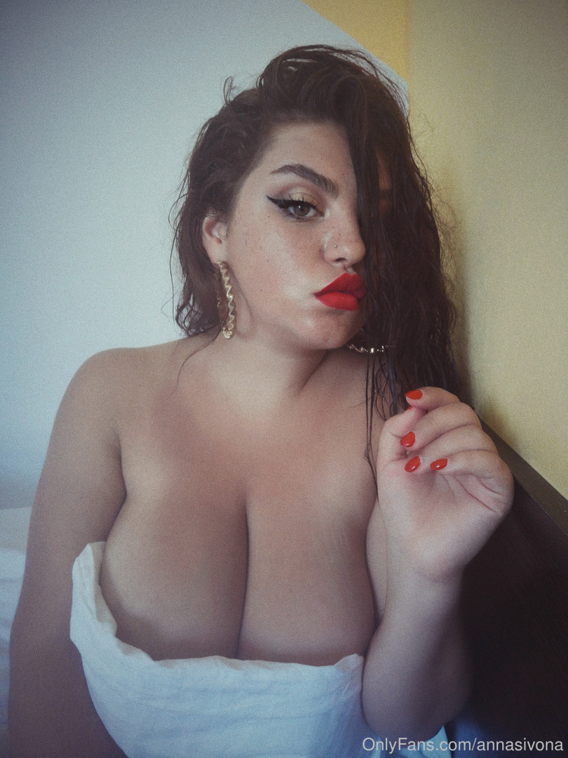 Photo by annasivona published on October 16,2023 12:00:39 - BestThots