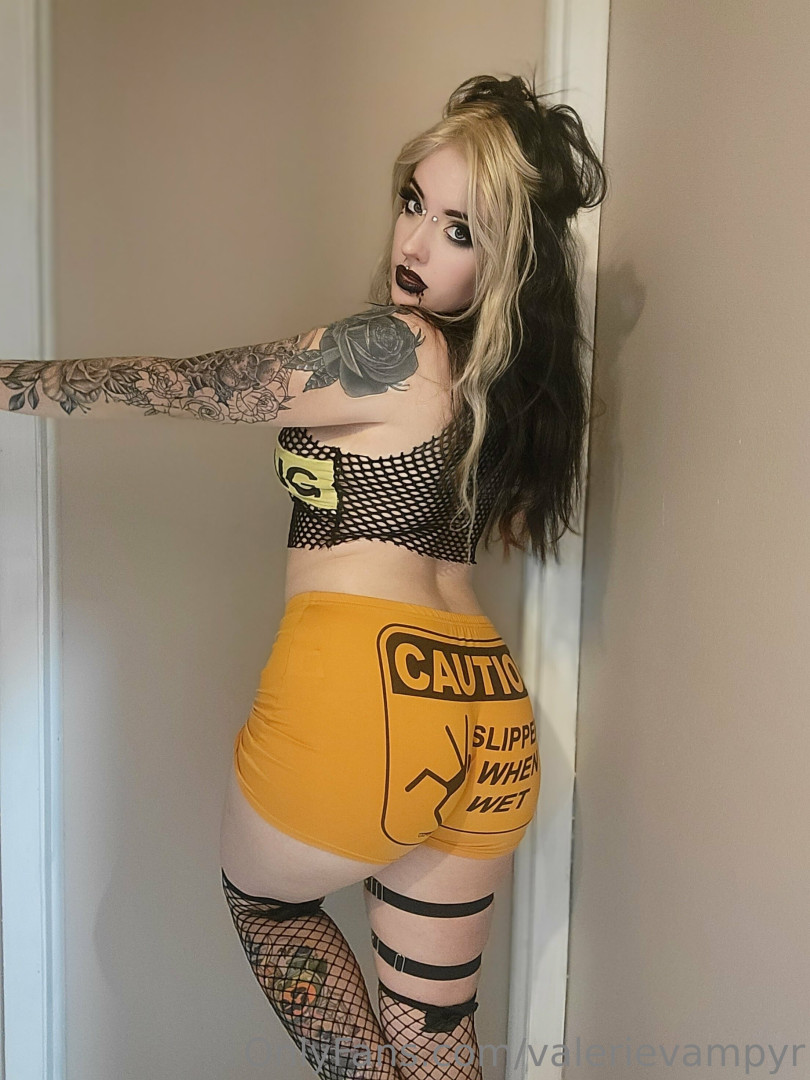 Photo by valerievampyr published on August 11,2023 01:02:53 - BestThots