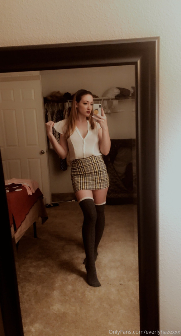 Photo by everlyhazexxx published on October 16,2023 10:43:24 - BestThots