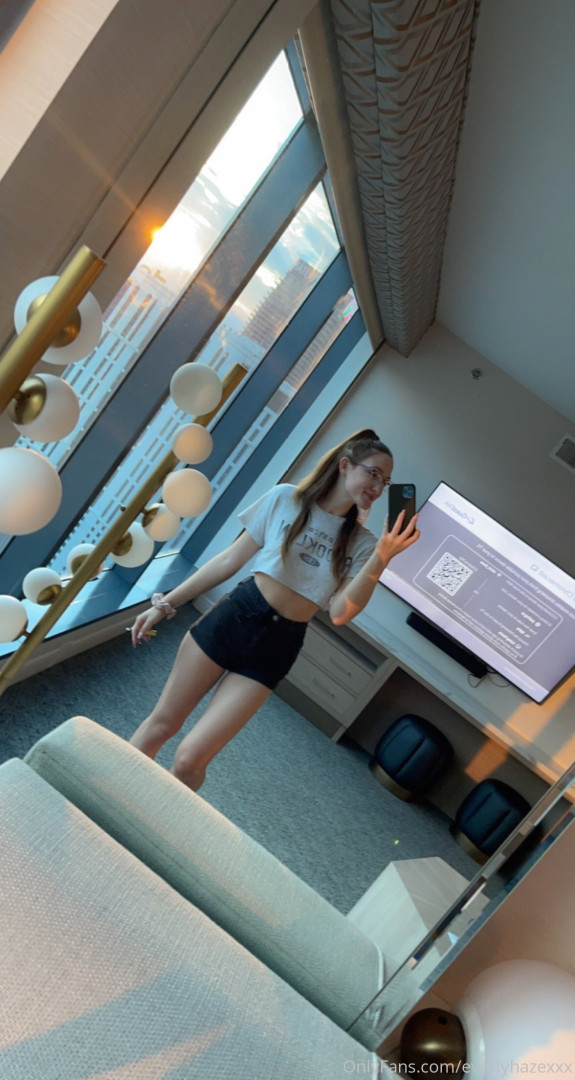 Photo by everlyhazexxx published on October 16,2023 10:47:56 - BestThots