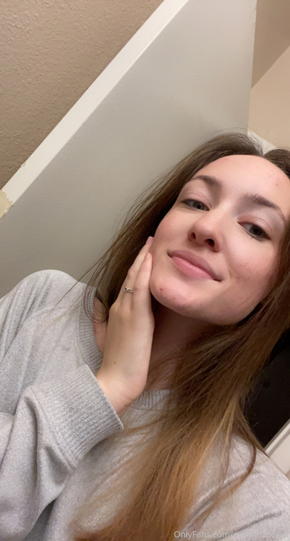 Photo by everlyhazexxx published on October 16,2023 10:52:22 - BestThots