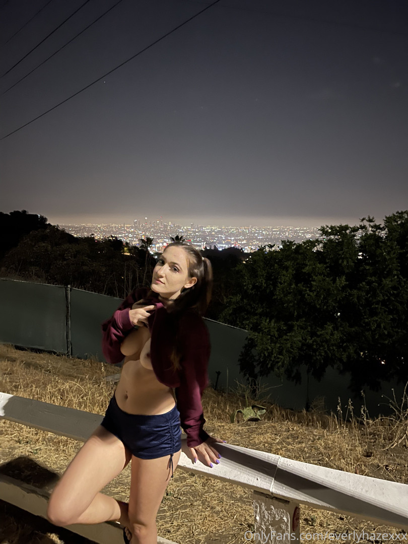 Photo by everlyhazexxx published on October 16,2023 10:53:12 - BestThots