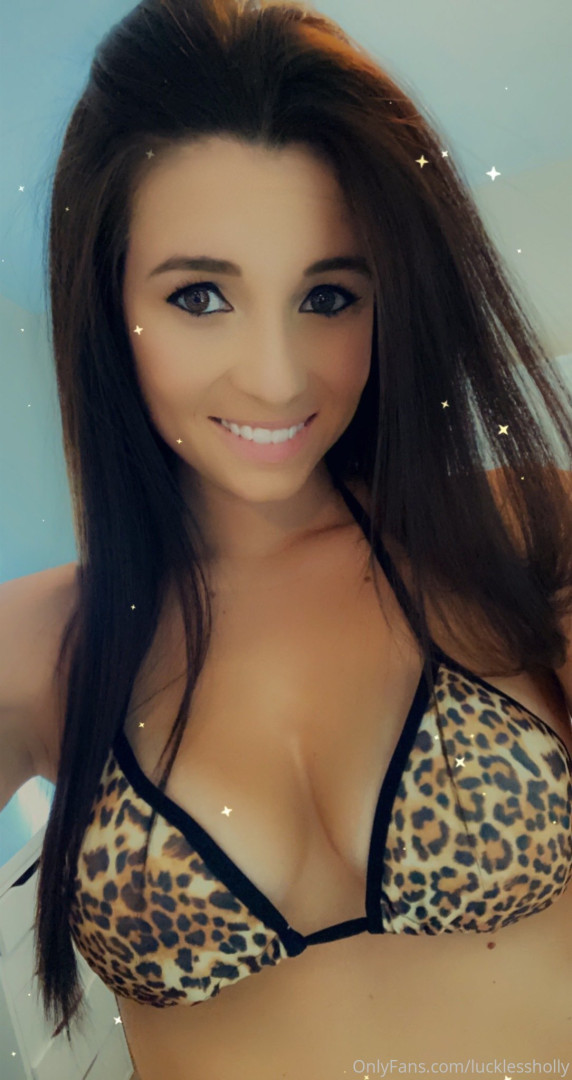 Photo by lucklessholly published on October 15,2023 23:57:10 - BestThots