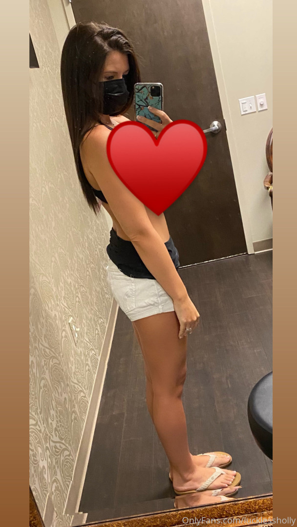 Photo by lucklessholly published on October 15,2023 23:58:38 - BestThots