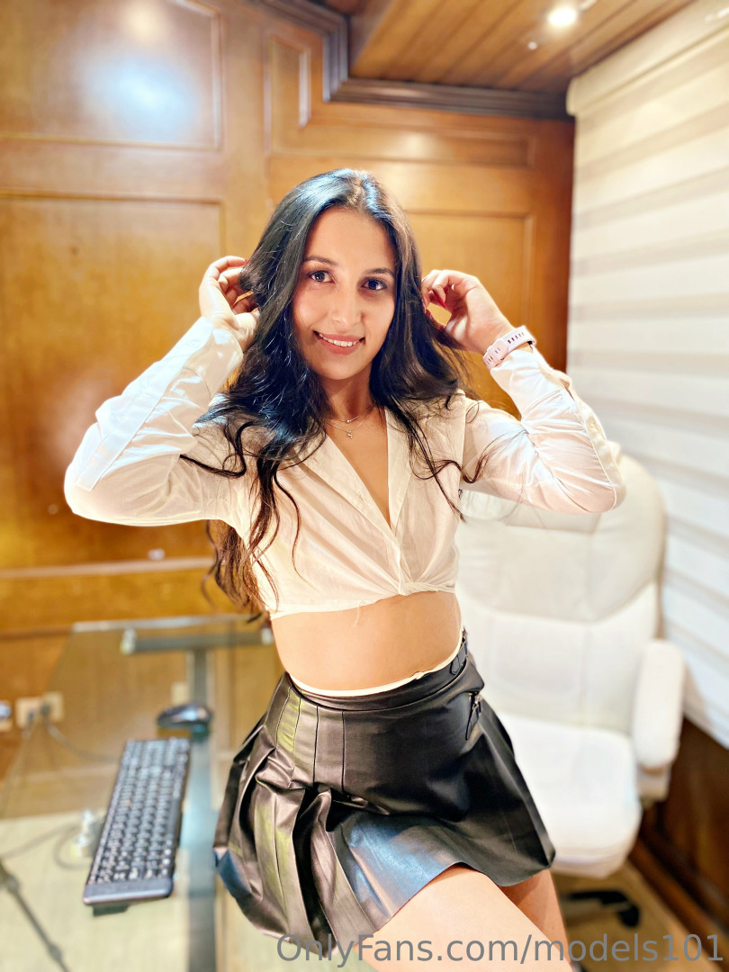Photo by models101 published on August 20,2023 11:42:52 - BestThots