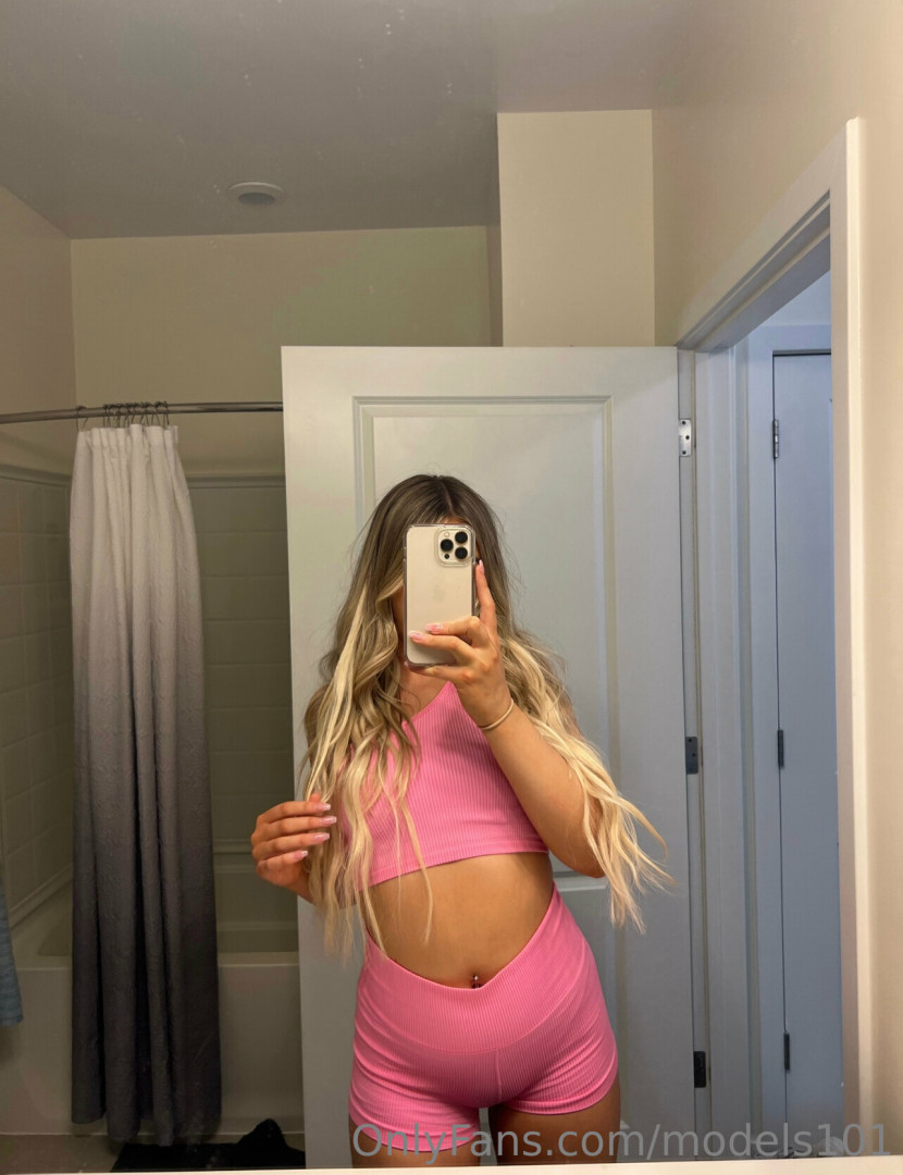 Photo by models101 published on August 20,2023 12:02:41 - BestThots