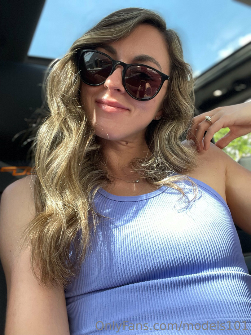 Photo by models101 published on August 20,2023 12:07:43 - BestThots