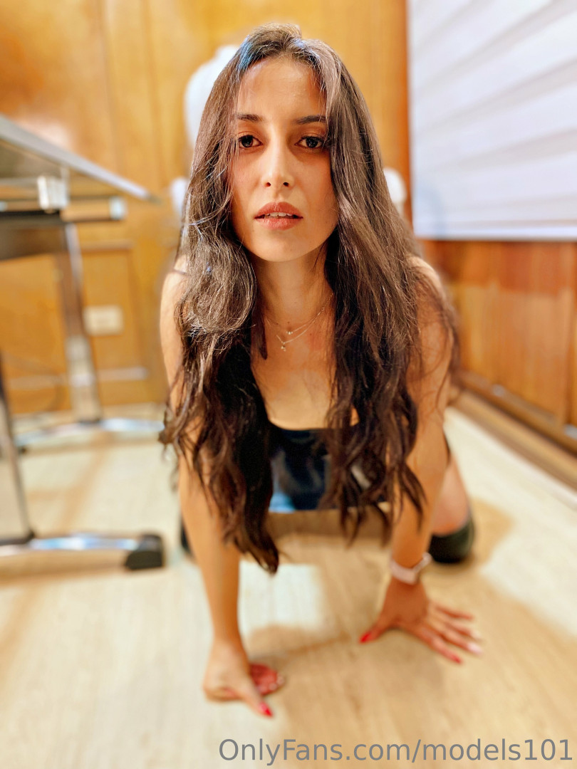 Photo by models101 published on August 20,2023 12:15:07 - BestThots