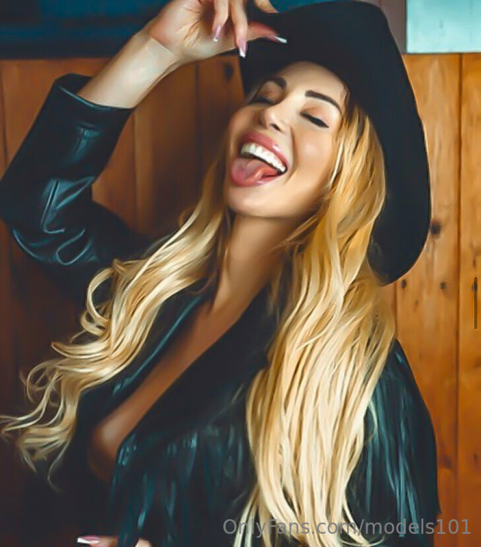 Photo by models101 published on October 16,2023 14:08:25 - BestThots