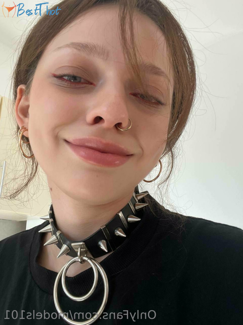 Photo by models101 published on December 10,2024 17:31:27 - BestThots