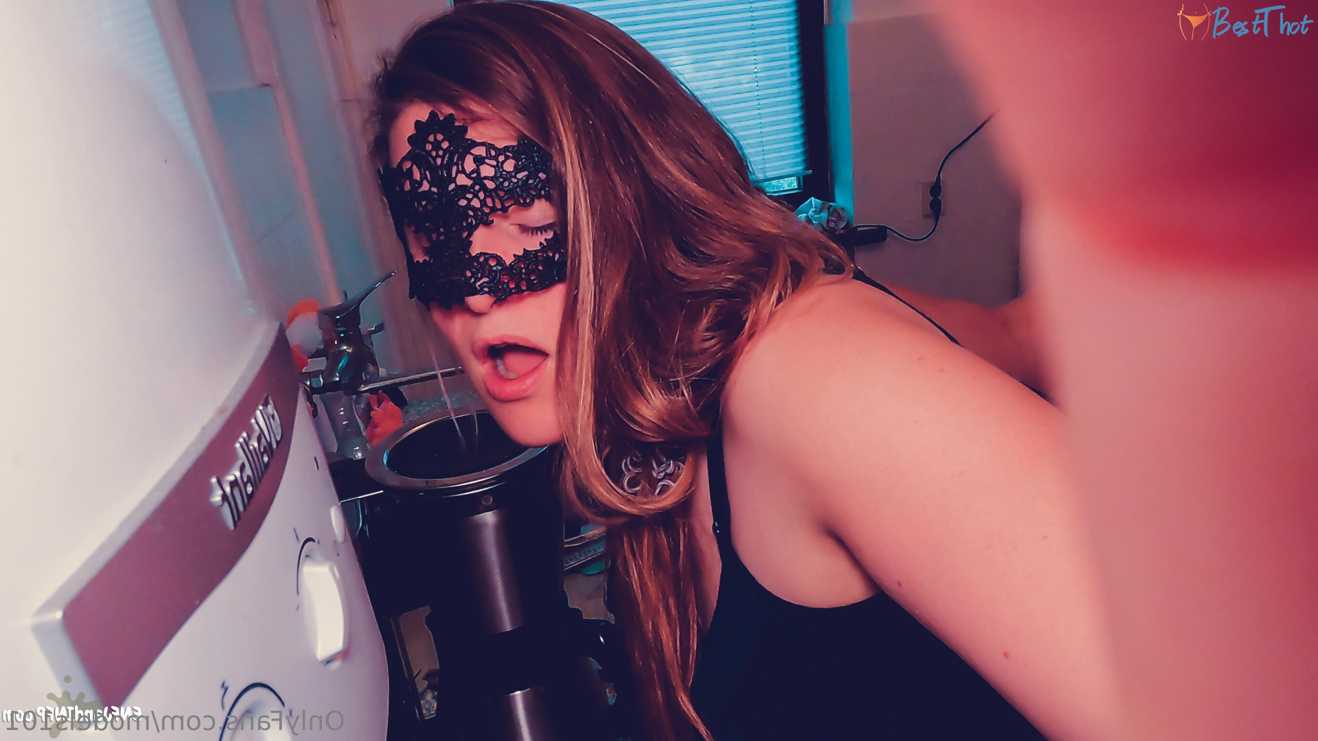 Photo by models101 published on December 10,2024 17:32:05 - BestThots