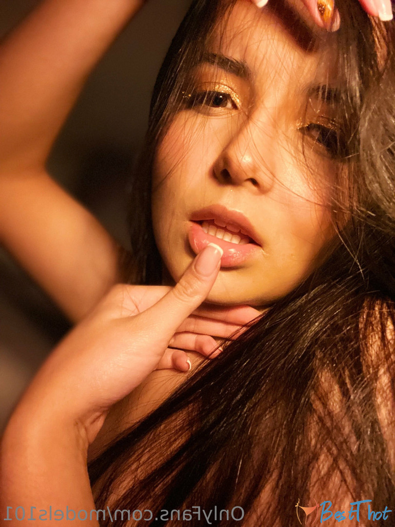 Photo by models101 published on December 10,2024 17:34:33 - BestThots