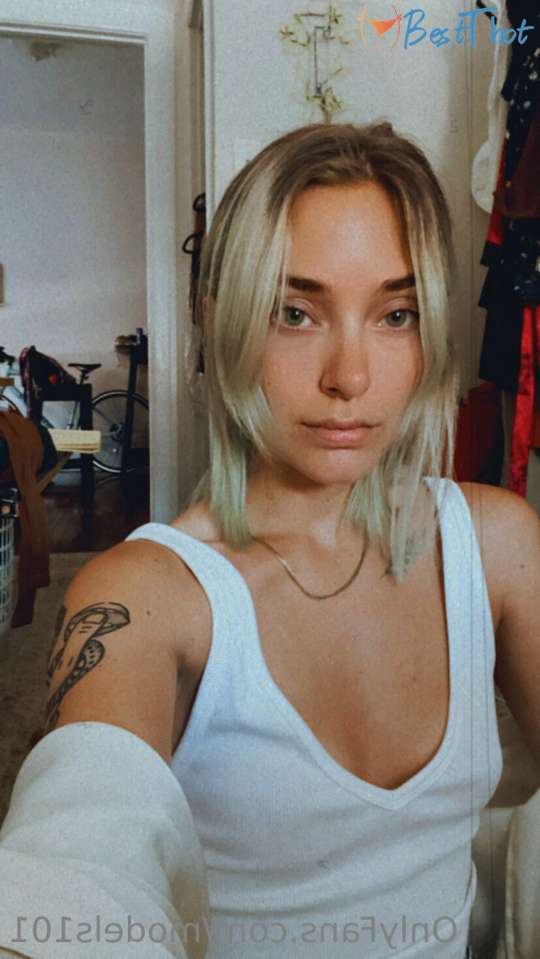 Photo by models101 published on December 10,2024 17:35:48 - BestThots