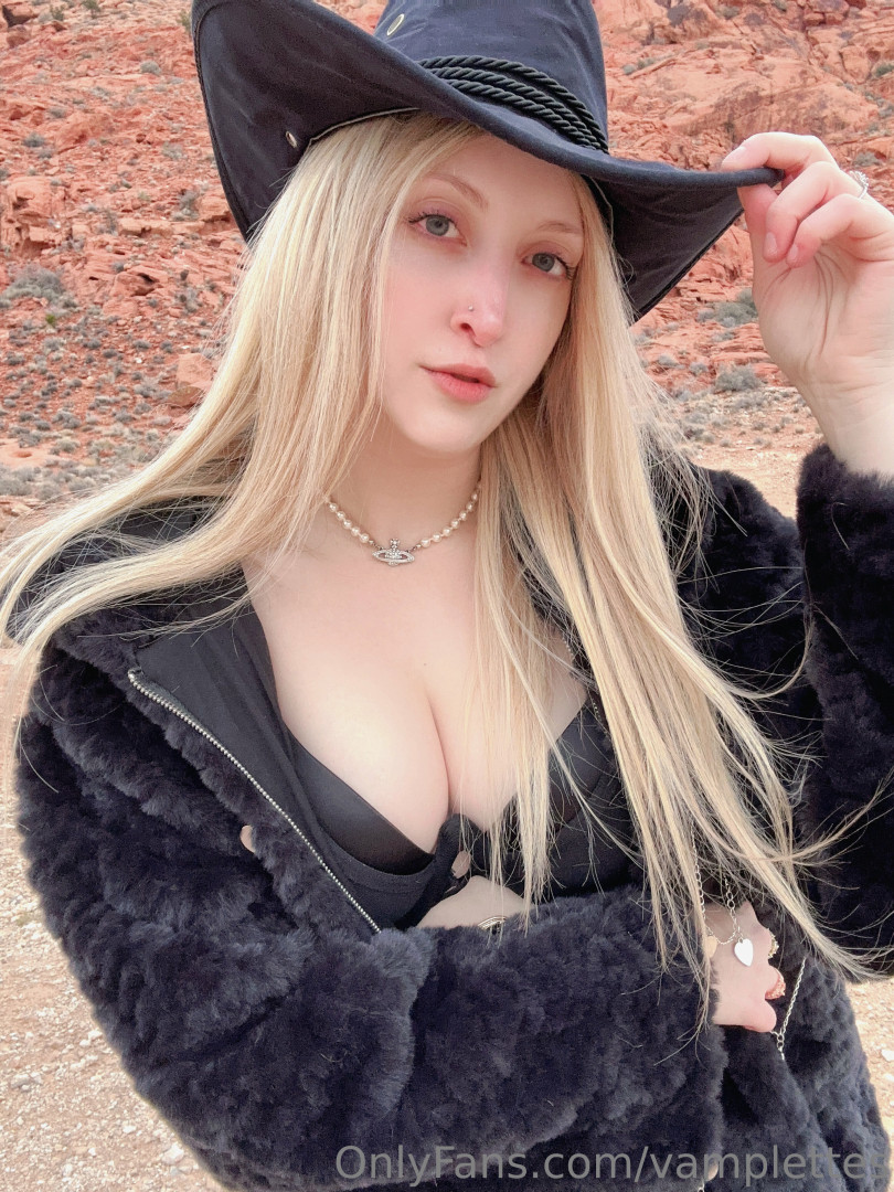 Photo by vamplettes published on July 28,2023 06:43:25 - BestThots