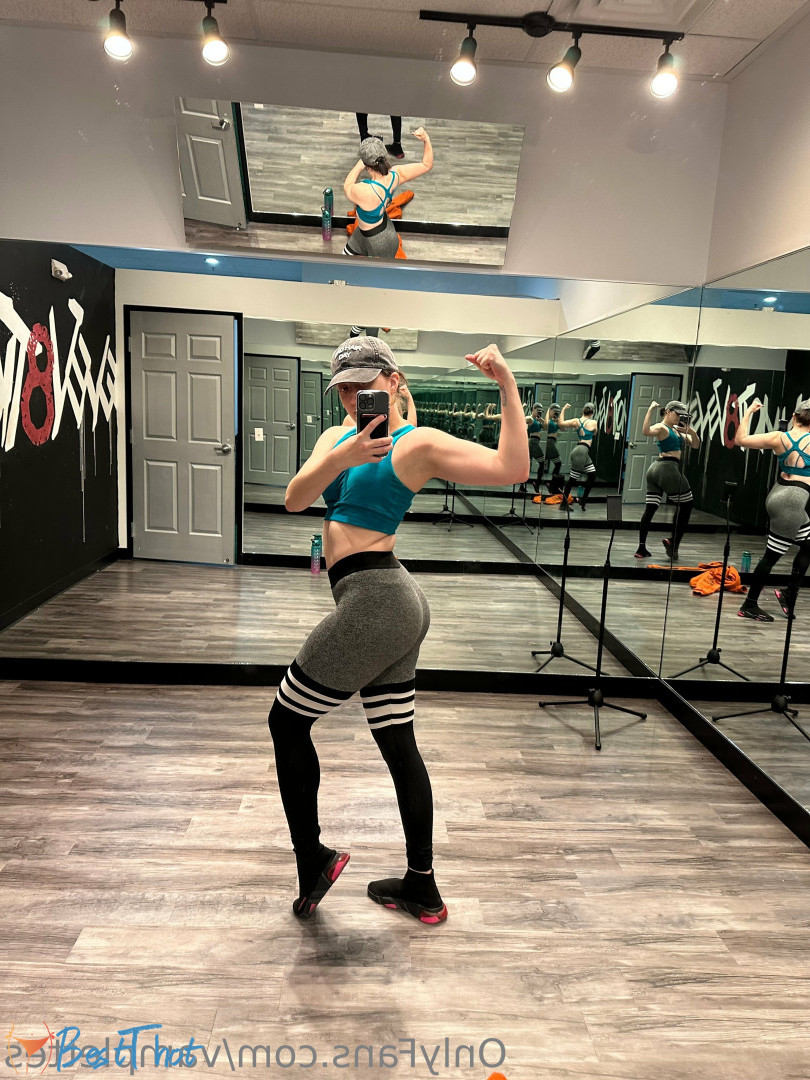 Photo by vamplettes published on December 12,2024 10:12:00 - BestThots