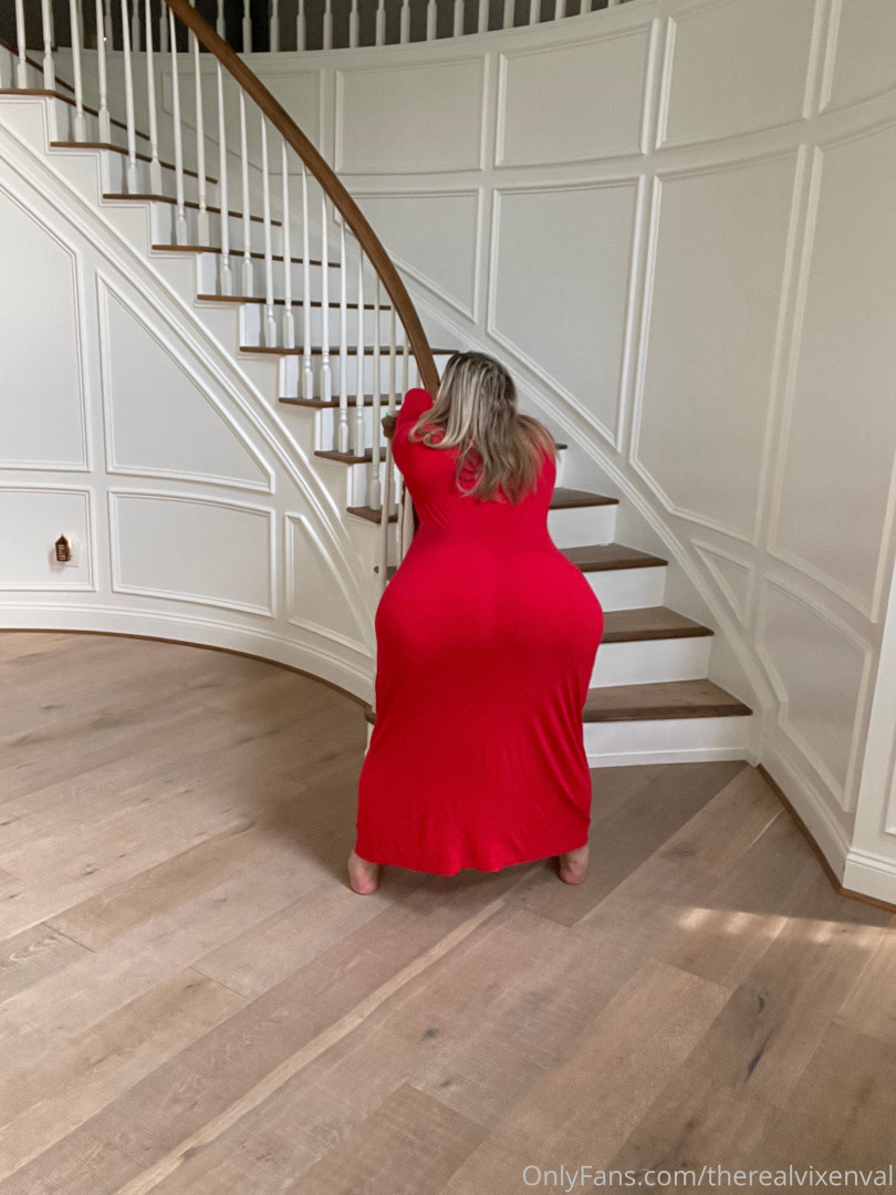 Photo by therealvixenval published on October 16,2023 21:11:28 - BestThots