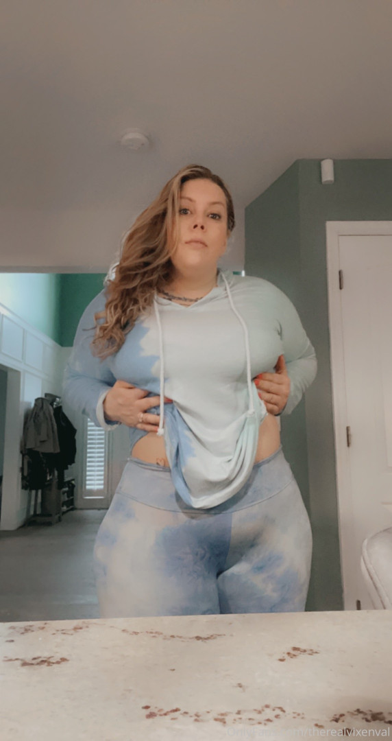 Photo by therealvixenval published on October 16,2023 21:26:34 - BestThots