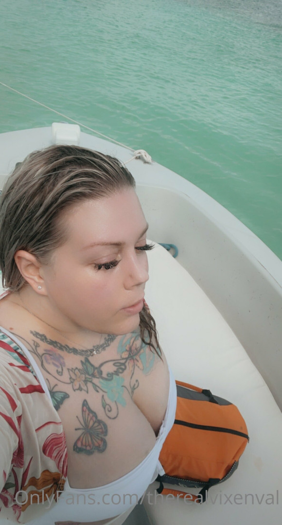 Photo by therealvixenval published on October 16,2023 22:04:35 - BestThots