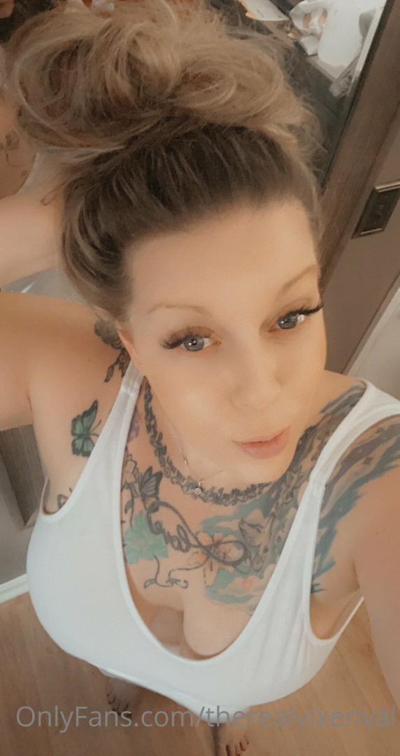 Photo by therealvixenval published on October 16,2023 22:19:01 - BestThots