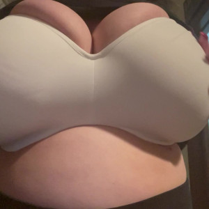 Video by bustyvicky38 published on August 18,2023 11:20:27 - BestThots