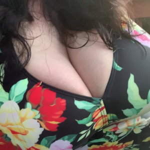 Video by bustyvicky38 published on August 18,2023 11:28:39 - BestThots