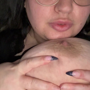 Video by bustyvicky38 published on August 18,2023 11:31:57 - BestThots