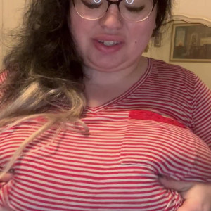 Video by bustyvicky38 published on August 18,2023 11:35:28 - BestThots