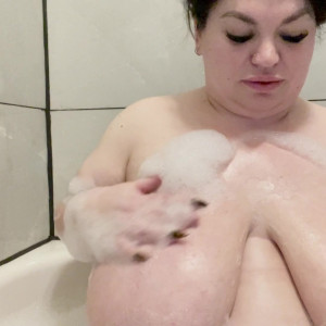 Video by bustyvicky38 published on March 24,2023 03:35:00 - BestThots