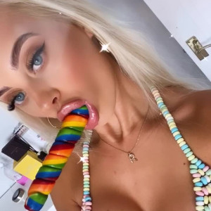 Video by rhiannonblue published on March 17,2023 00:13:00 - BestThots