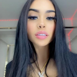 queenbrifree #3362349