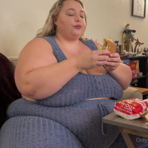 Video by lisaloussbbw published on August 18,2023 12:53:35 - BestThots