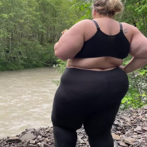 Video by lisaloussbbw published on July 9,2023 14:15:00 - BestThots