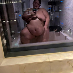 Video by lisaloussbbw published on May 30,2023 17:17:00 - BestThots