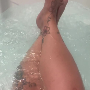 Video by sweetesthangsfeet published on April 26,2023 03:13:00 - BestThots