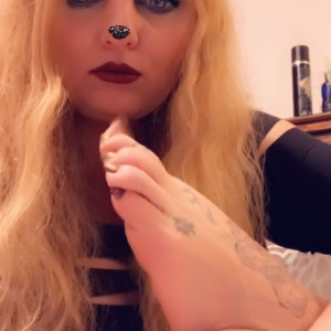 Video by sweetesthangsfeet published on March 16,2023 00:35:00 - BestThots