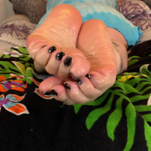 Video by sweetesthangsfeet published on May 8,2023 00:29:00 - BestThots
