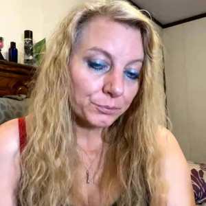 Video by sweetesthangsfeet published on April 19,2023 22:23:00 - BestThots