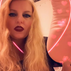 Video by sweetesthangsfeet published on May 9,2023 21:13:00 - BestThots