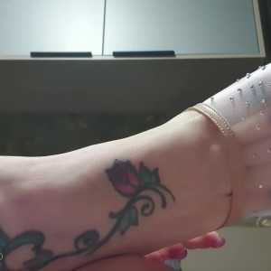 Video by loirafeet published on April 25,2023 09:09:00 - BestThots