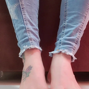 Video by loirafeet published on April 14,2023 20:03:00 - BestThots