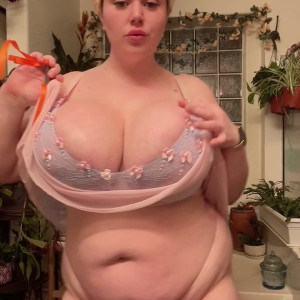 Video by underbust published on August 5,2023 16:14:00 - BestThots