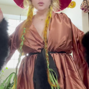 Video by underbust published on August 10,2023 05:01:00 - BestThots