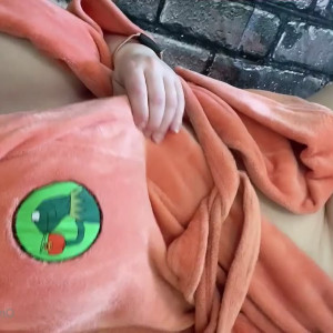 Video by underbust published on July 16,2023 07:33:00 - BestThots